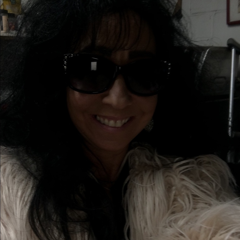 Meet your Posher, Karin